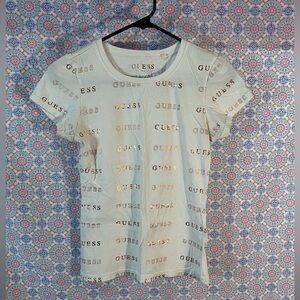 🌟❣️4/$10❣️🌟Small GUESS fitted tee Cream w/Gold writing